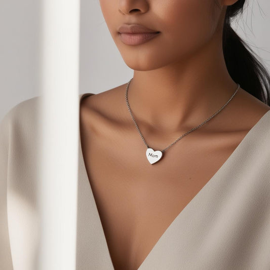 Collier personnalisé en forme de cœur en acier inoxydable avec gravure 

