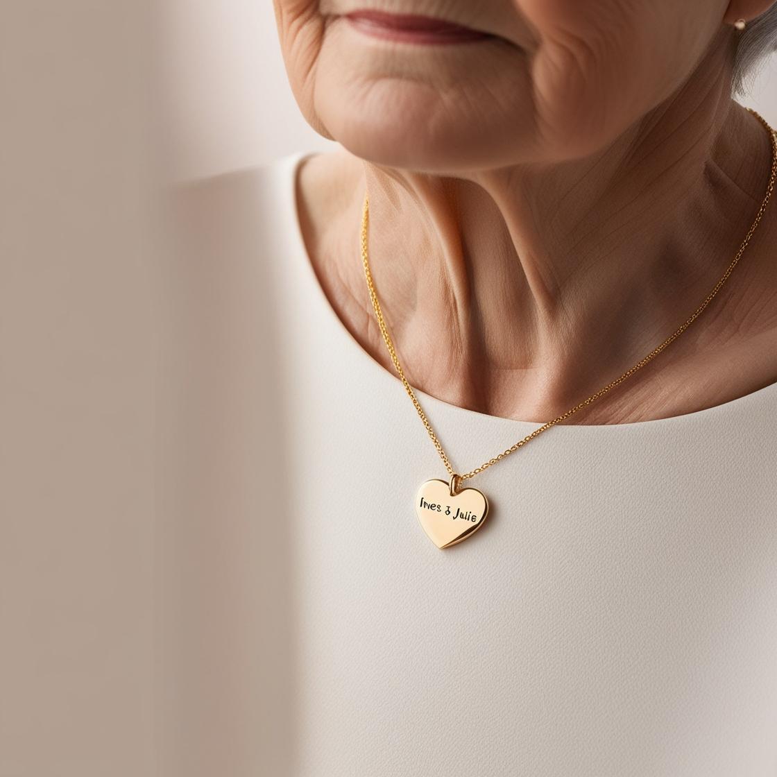 Amara - Pendentif en cœur personnalisé avec gravure en plaqué or