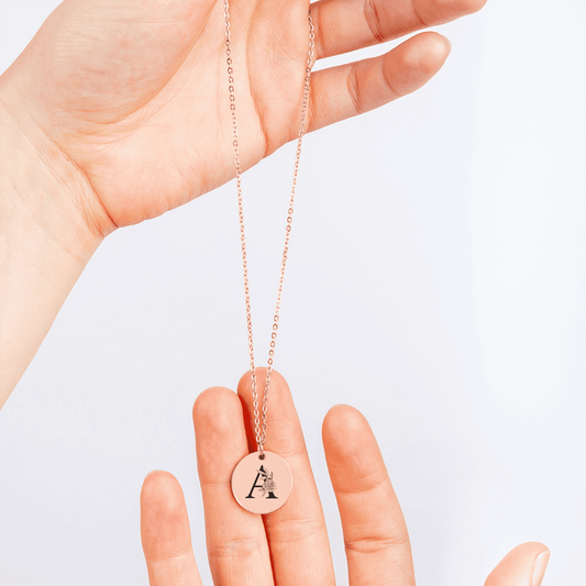 Collier personnalisé initiale florale en plaqué or rose